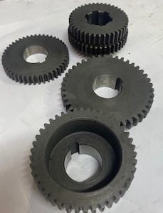 Fabricație roți dințate strung cu tratament termic și caneluri-3 bucăți simple și 1 bucată dublă